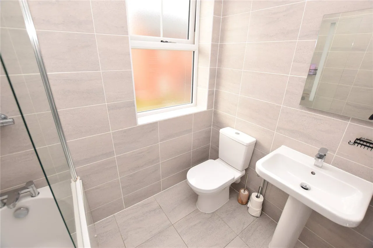 Tulip Grove, Seacroft, LS14, photo 5