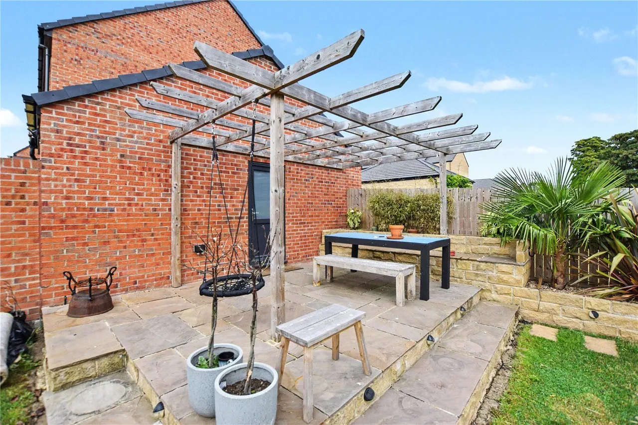 Tulip Grove, Seacroft, LS14, photo 10