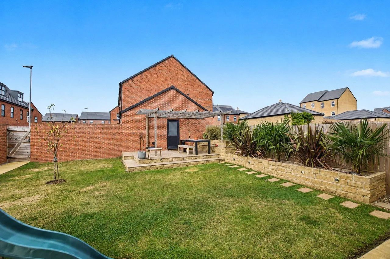 Tulip Grove, Seacroft, LS14, photo 8