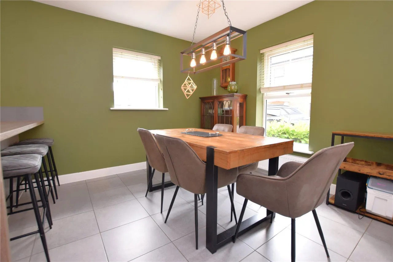Tulip Grove, Seacroft, LS14, photo 4
