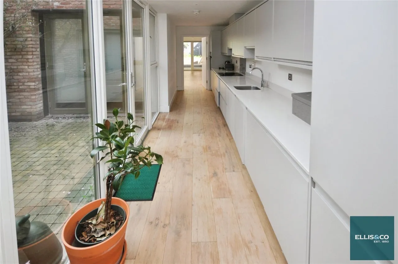 Edgewood Mews, Finchley, N3, photo 5