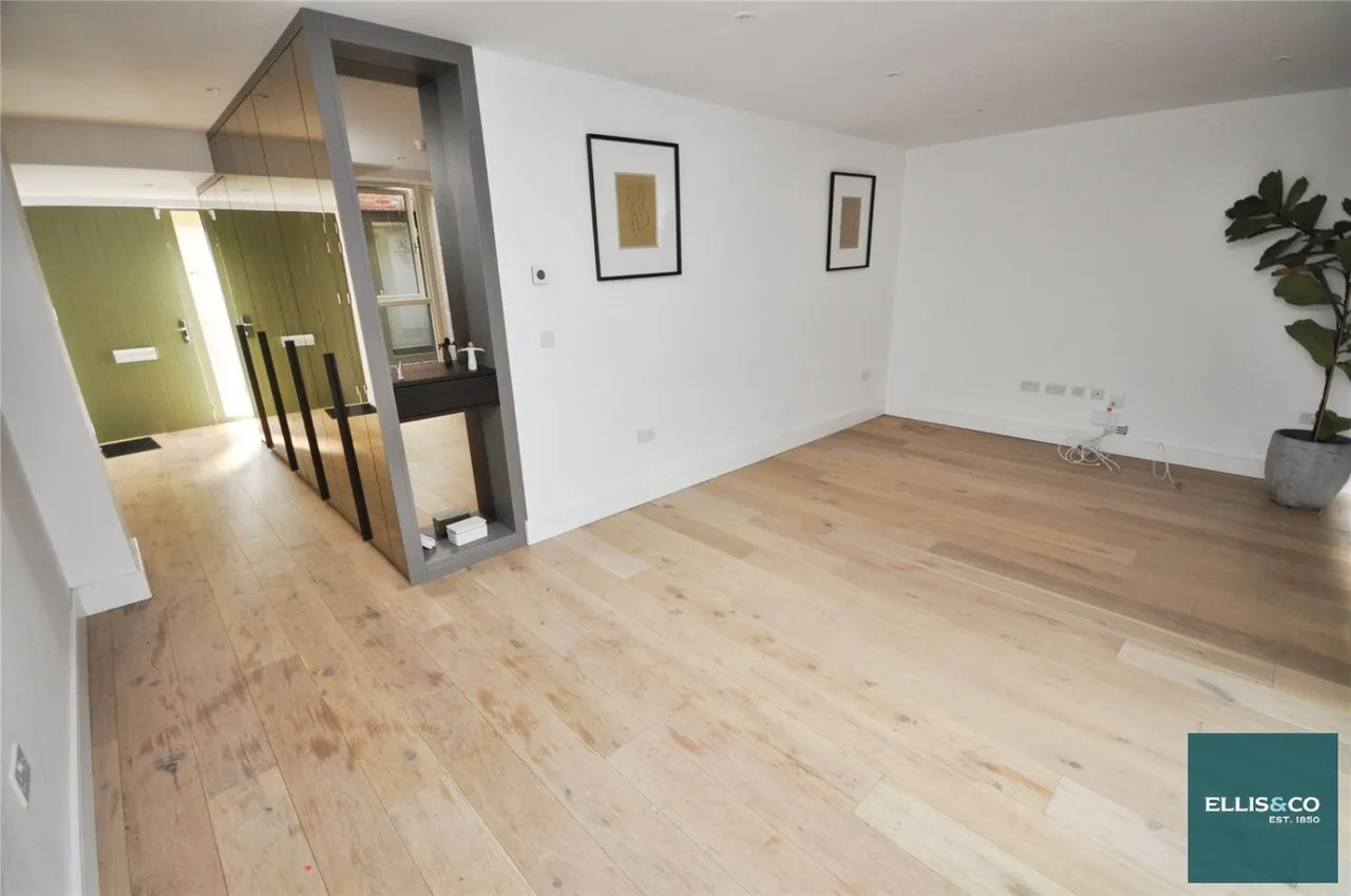 Edgewood Mews, Finchley, N3, photo 12