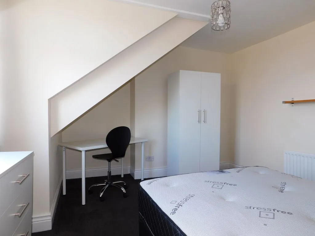 Prince Consort Road, Gateshead, NE8, photo 3