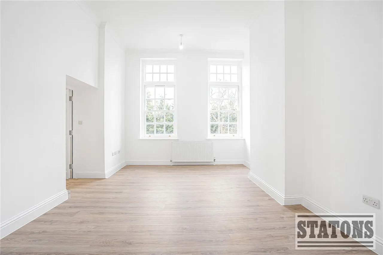 Newsholme Drive, London, N21, photo 5