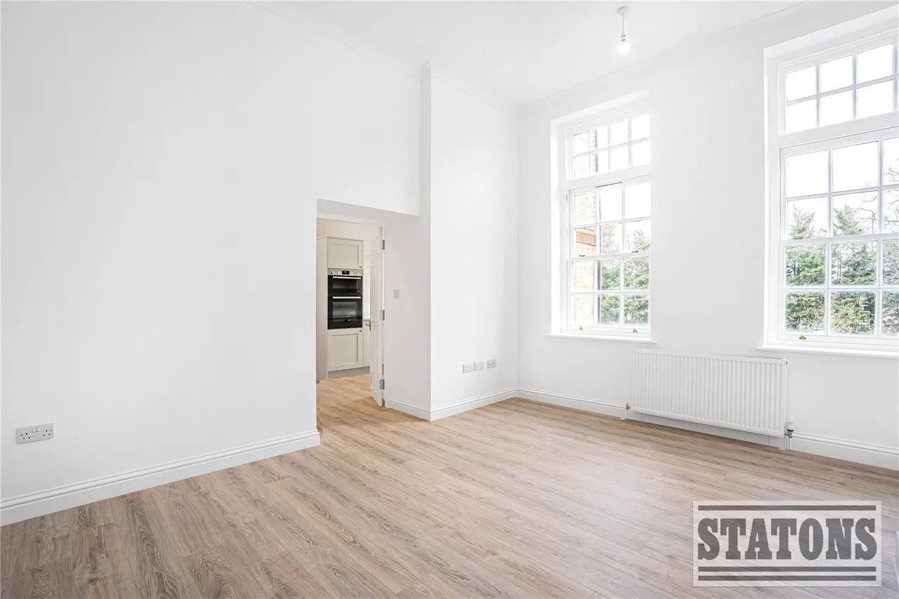 Newsholme Drive, London, N21, photo 6