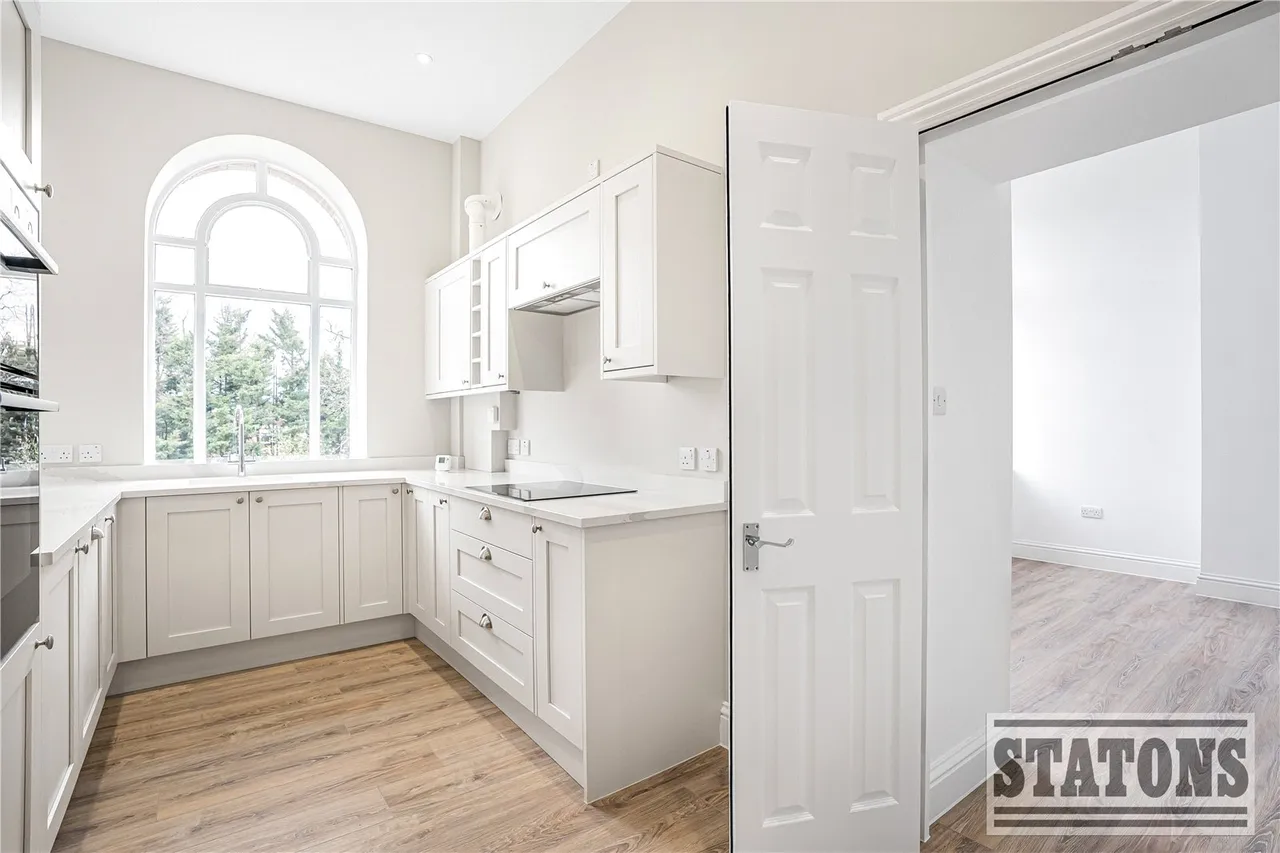 Newsholme Drive, London, N21, photo 8