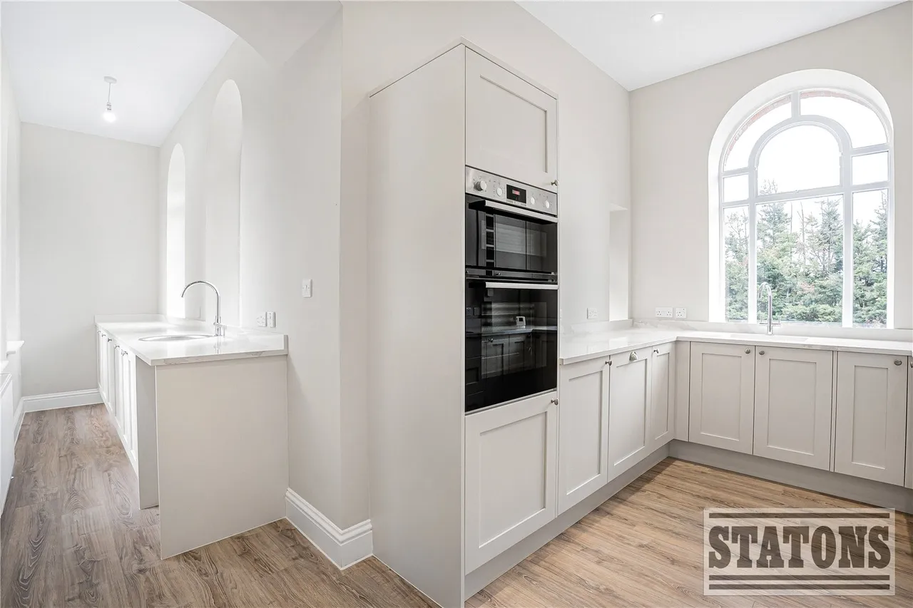 Newsholme Drive, London, N21, photo 7
