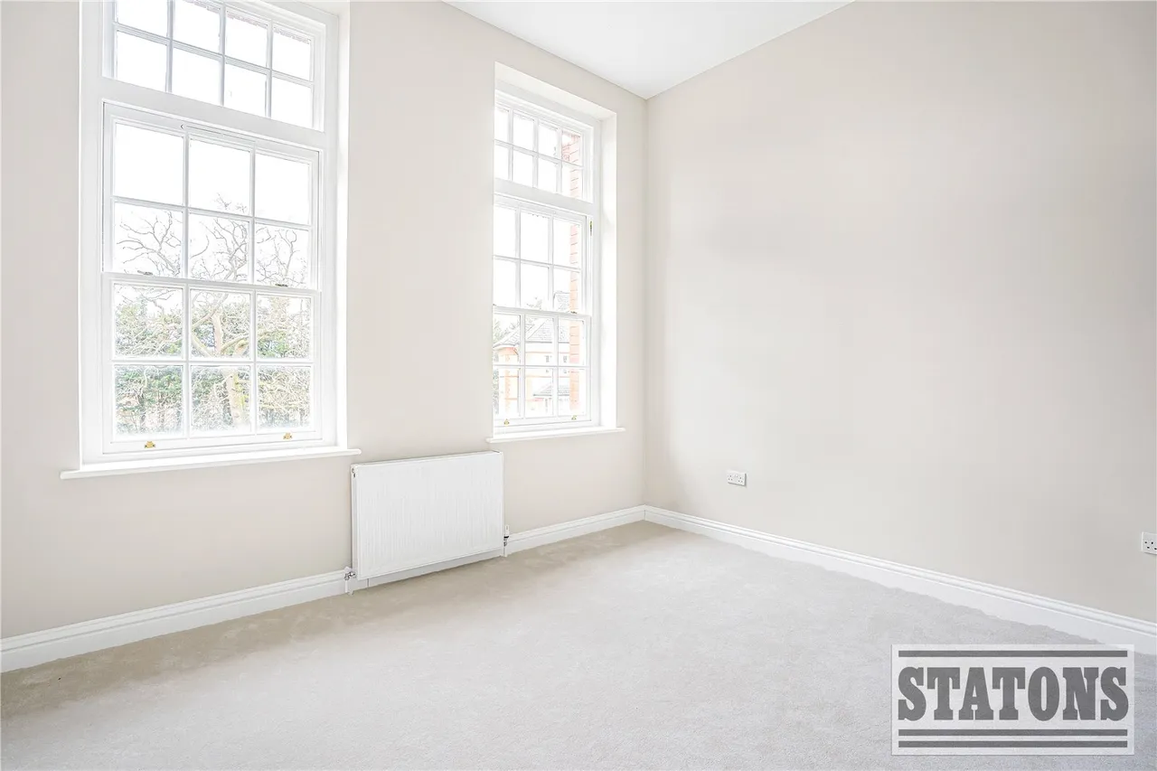 Newsholme Drive, London, N21, photo 13