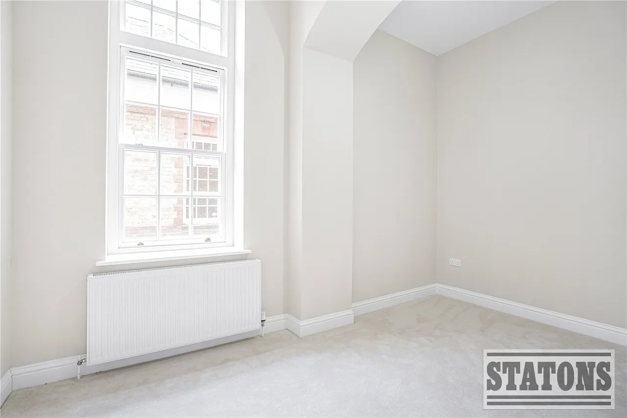 Newsholme Drive, London, N21, photo 10