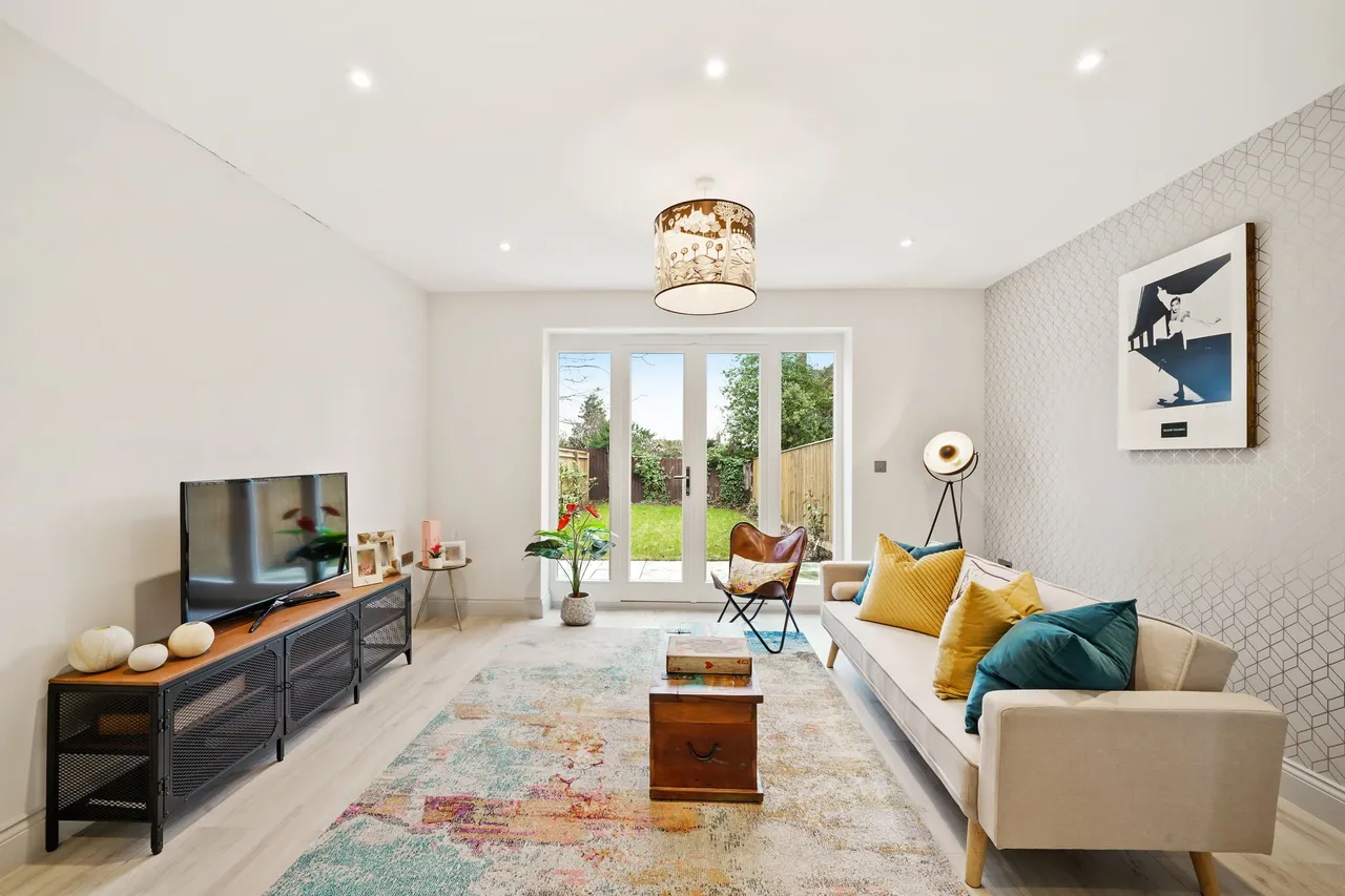 2 bed property to rent — Riefield Road, Eltham, London, SE9 2QA