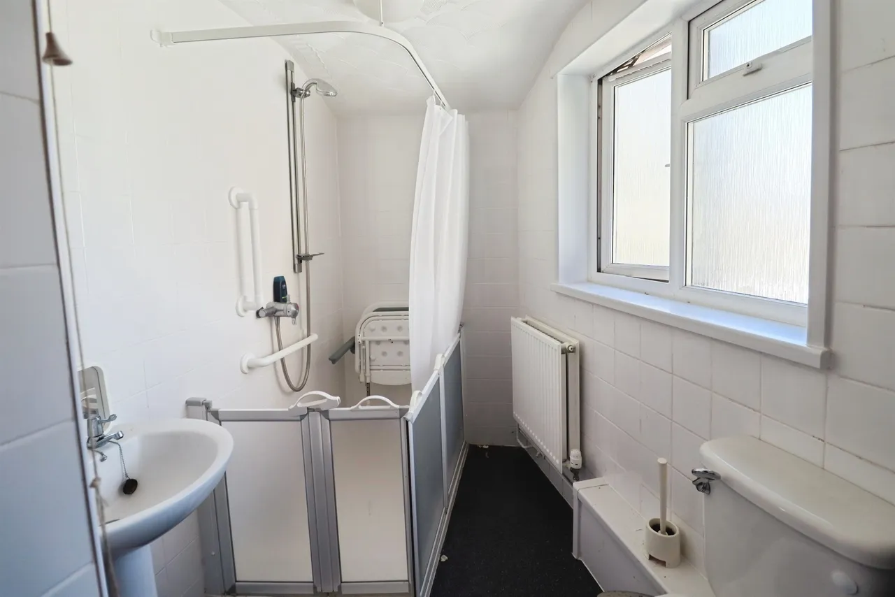 Cliff Street, Penarth, CF64, photo 6