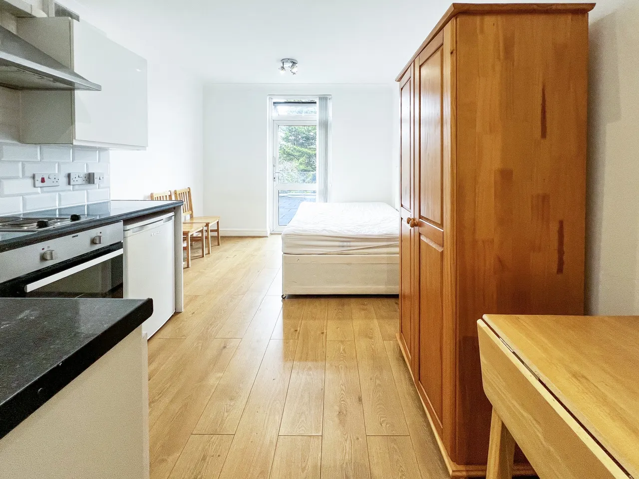 Manstone Road, Kilburn, NW2, photo 3