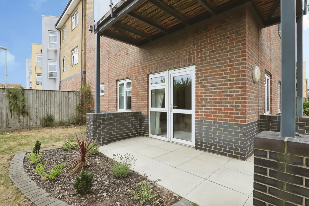 North Street, Milton Regis, Sittingbourne, Kent, ME10, photo 5