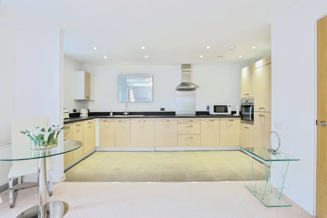 North Street, Milton Regis, Sittingbourne, Kent, ME10, photo 2