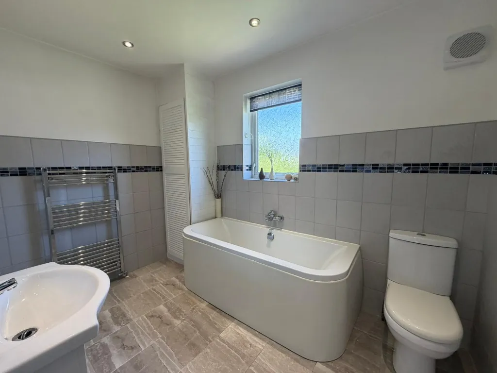 Poplar Grove, Newcastle-Under-Lyme, ST5, photo 8