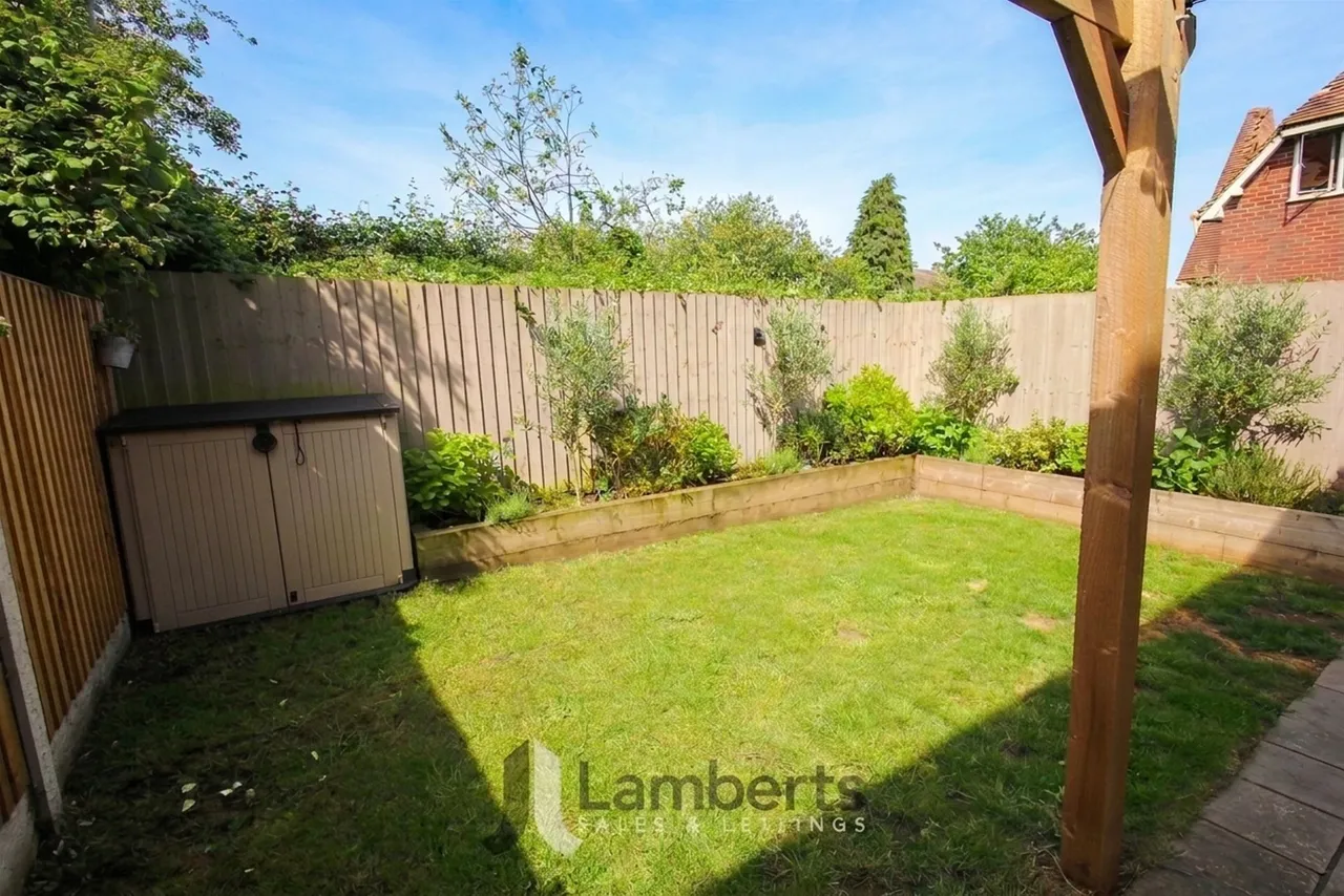2 Charlton Place, Studley, photo 18