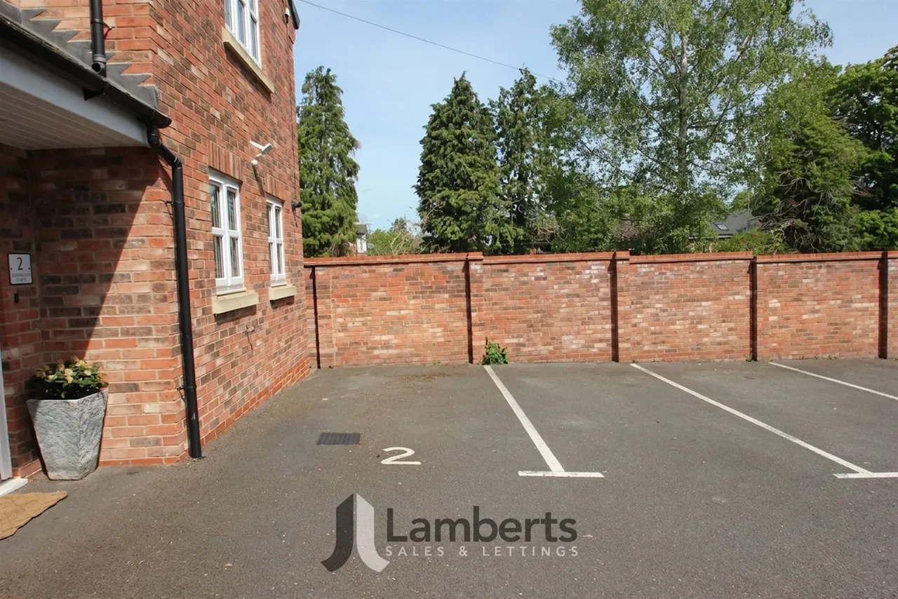 2 Charlton Place, Studley, photo 20