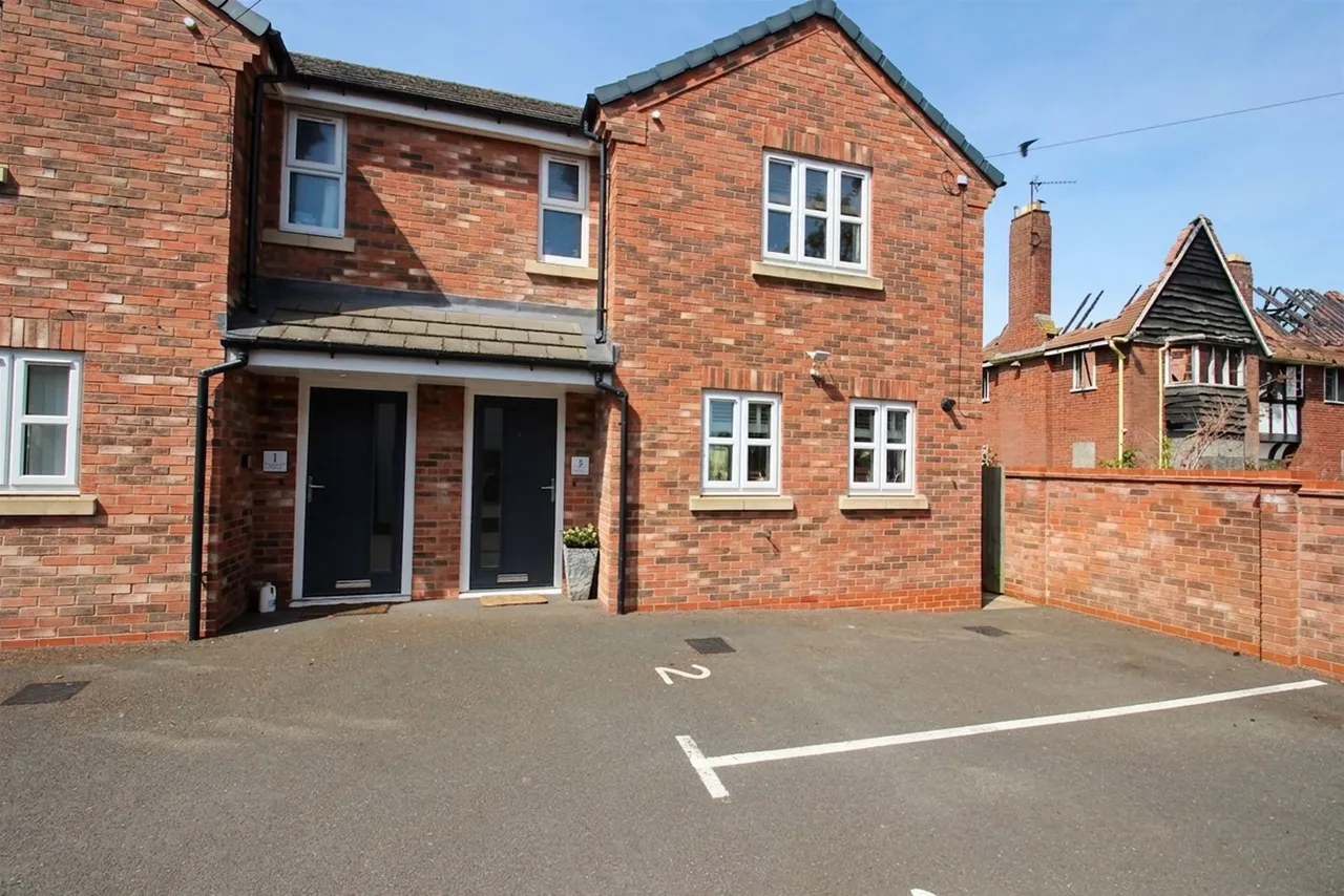 2 Charlton Place, Studley, photo 21