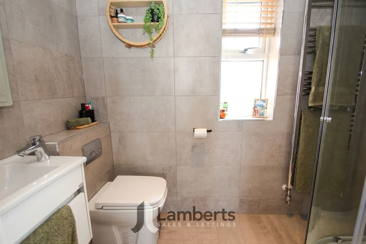 2 Charlton Place, Studley, photo 15