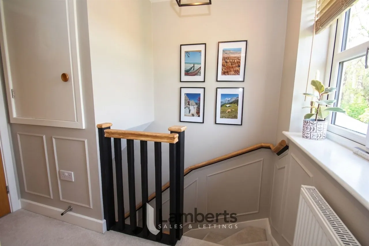 2 Charlton Place, Studley, photo 12