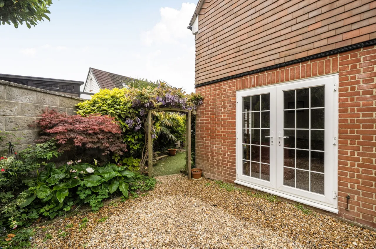 Fishbourne Road East, Chichester, PO19, photo 5