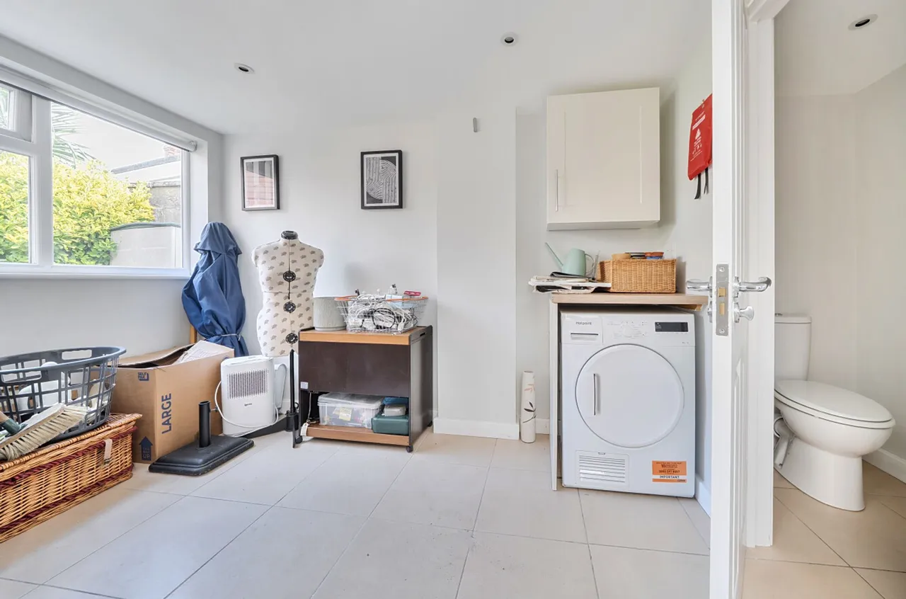Fishbourne Road East, Chichester, PO19, photo 13