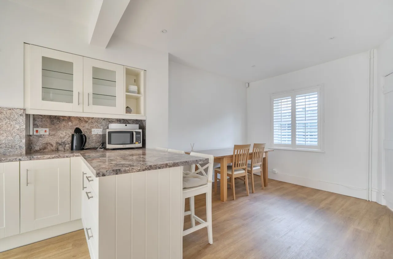 Fishbourne Road East, Chichester, PO19, photo 4
