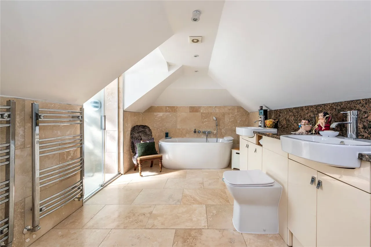 Usherwood Close, Tadworth, KT20, photo 14