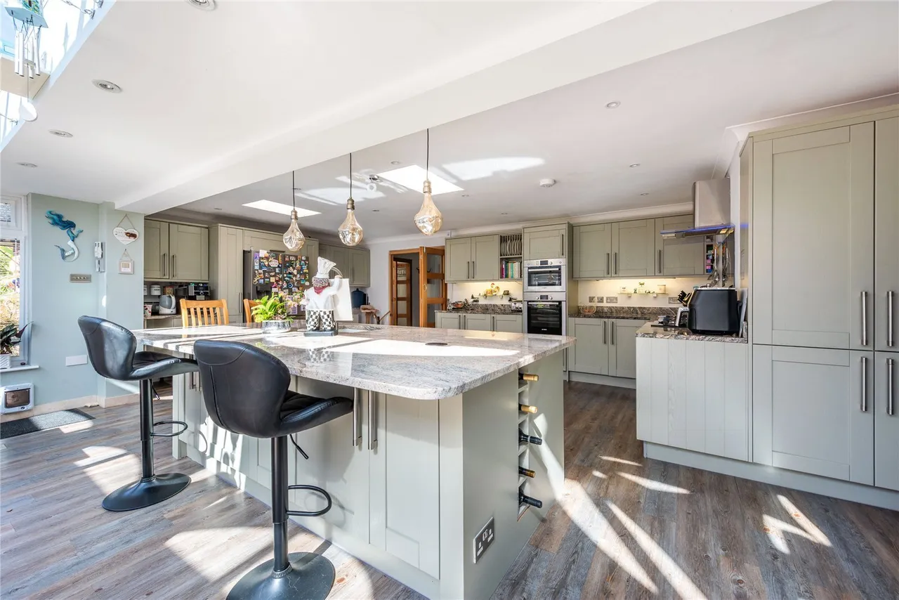 Usherwood Close, Tadworth, KT20, photo 20