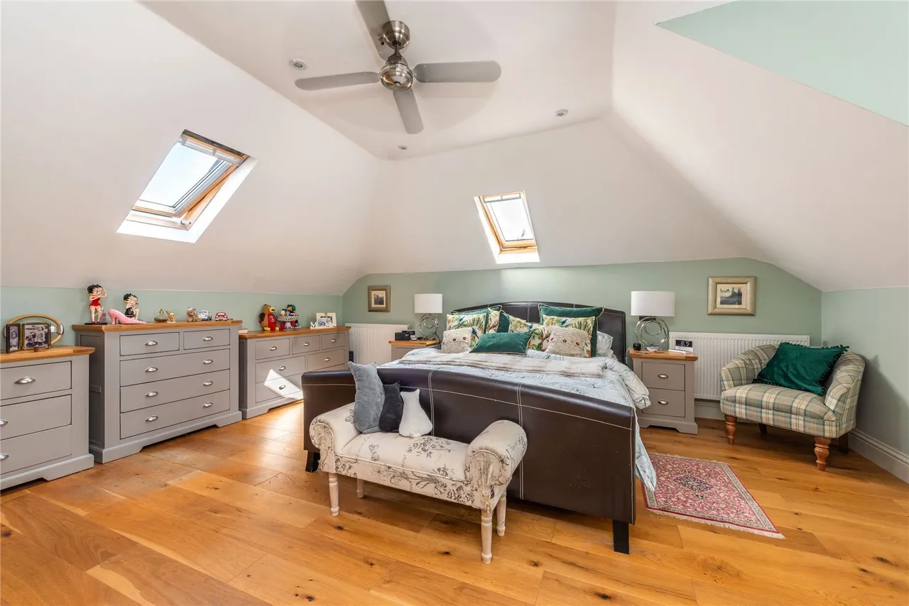 Usherwood Close, Tadworth, KT20, photo 13