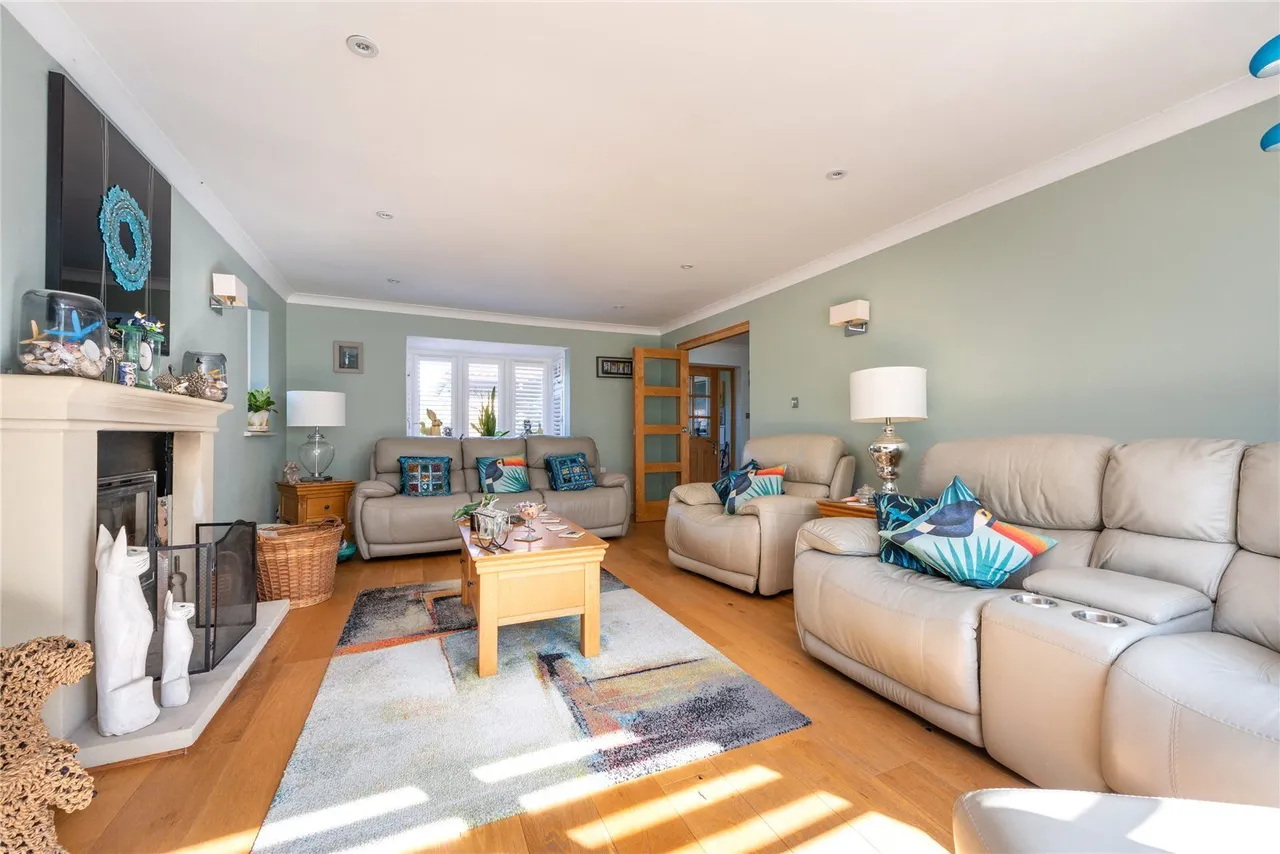 Usherwood Close, Tadworth, KT20, photo 6