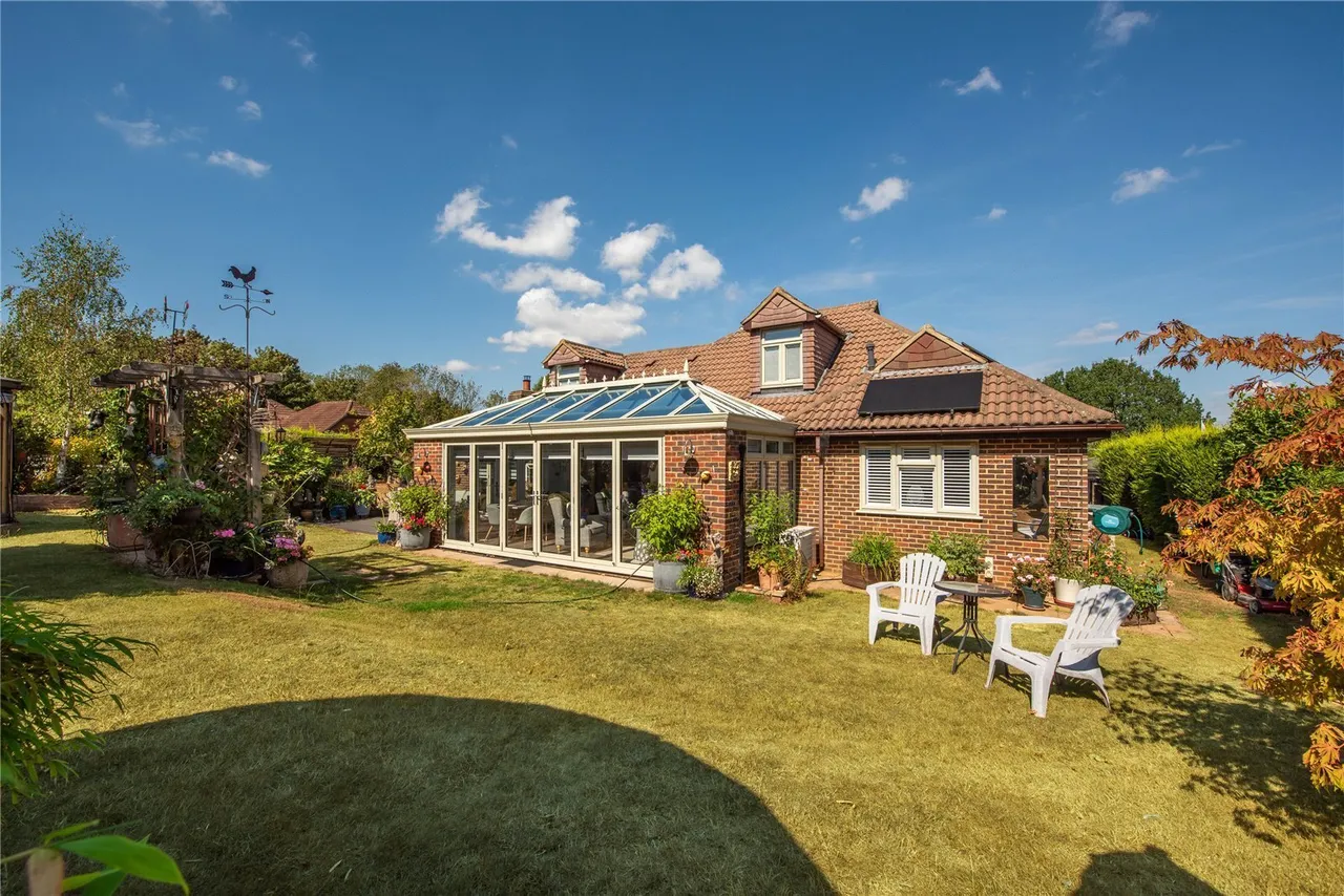 Usherwood Close, Tadworth, KT20, photo 15