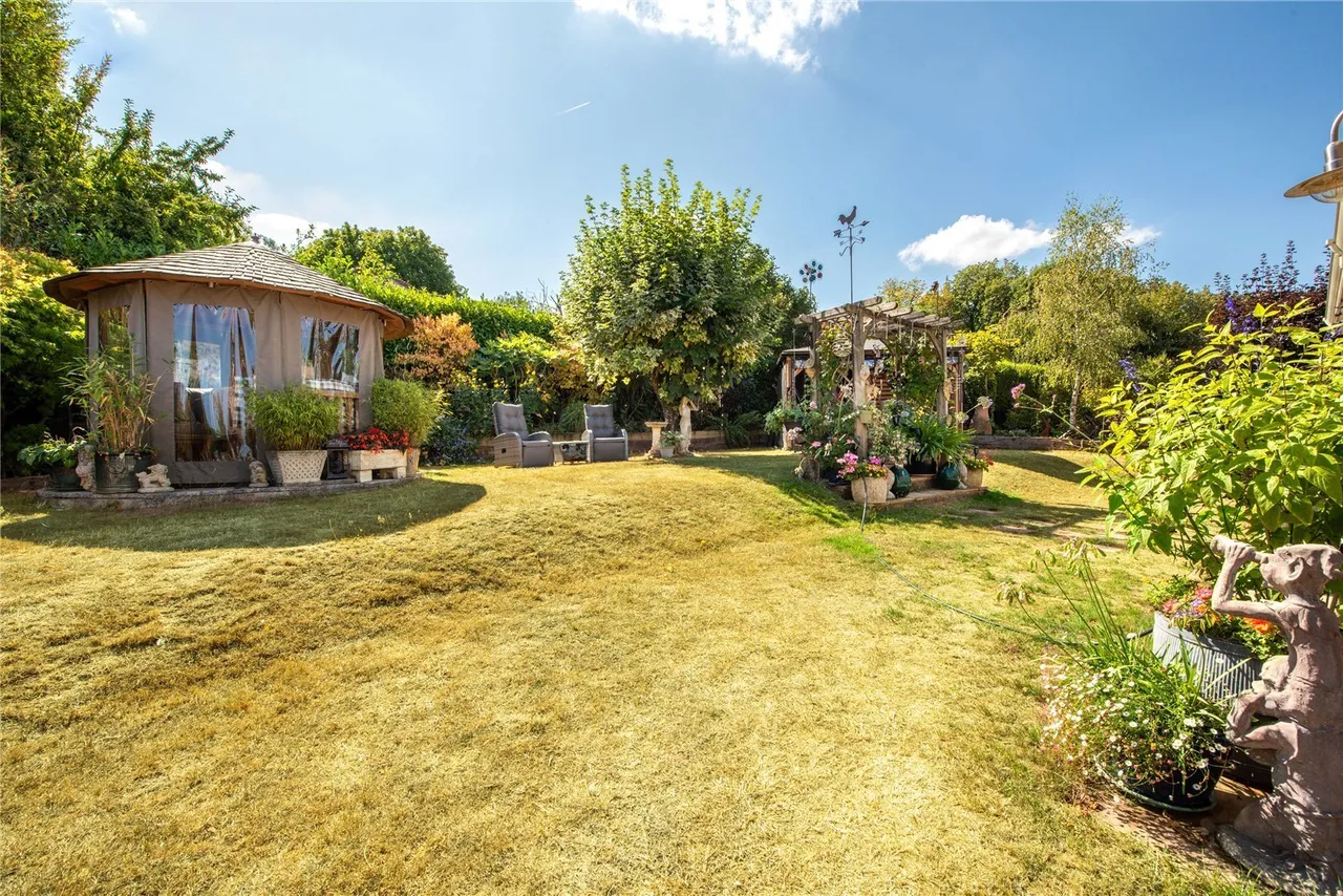 Usherwood Close, Tadworth, KT20, photo 12