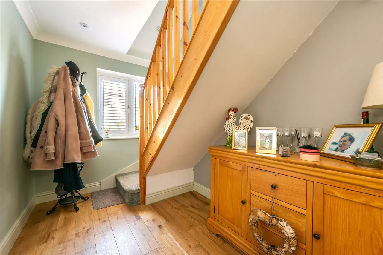 Usherwood Close, Tadworth, KT20, photo 16