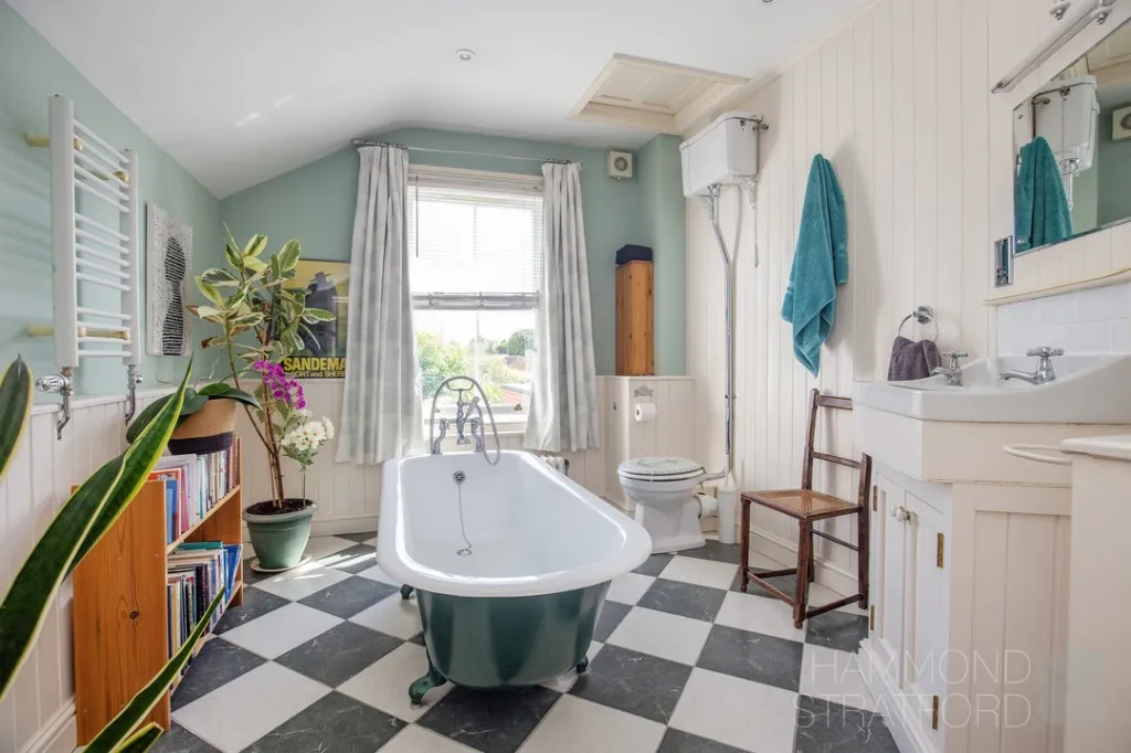 Blofield Road, Brundall, photo 13