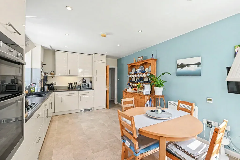 Meadow Close, Tring, Hertfordshire, HP23 5BT, photo 3