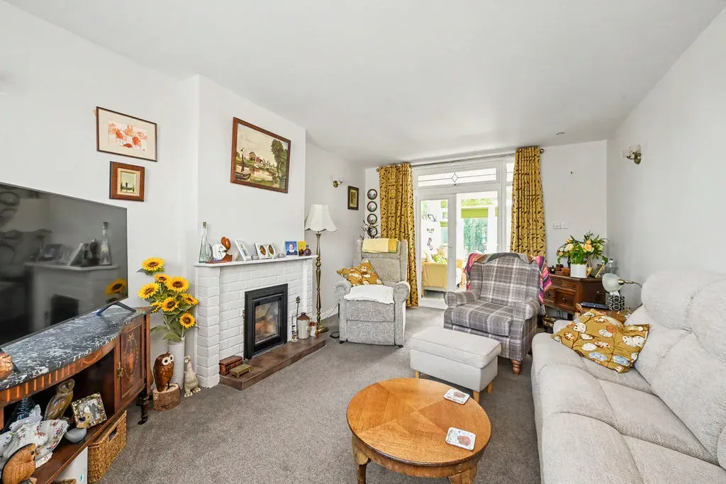 Meadow Close, Tring, Hertfordshire, HP23 5BT, photo 2