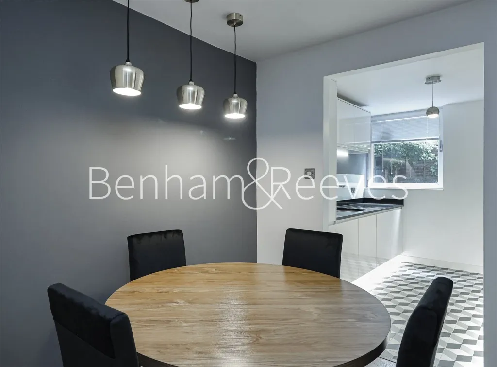 Bridgeport Place, Wapping, E1W, photo 3