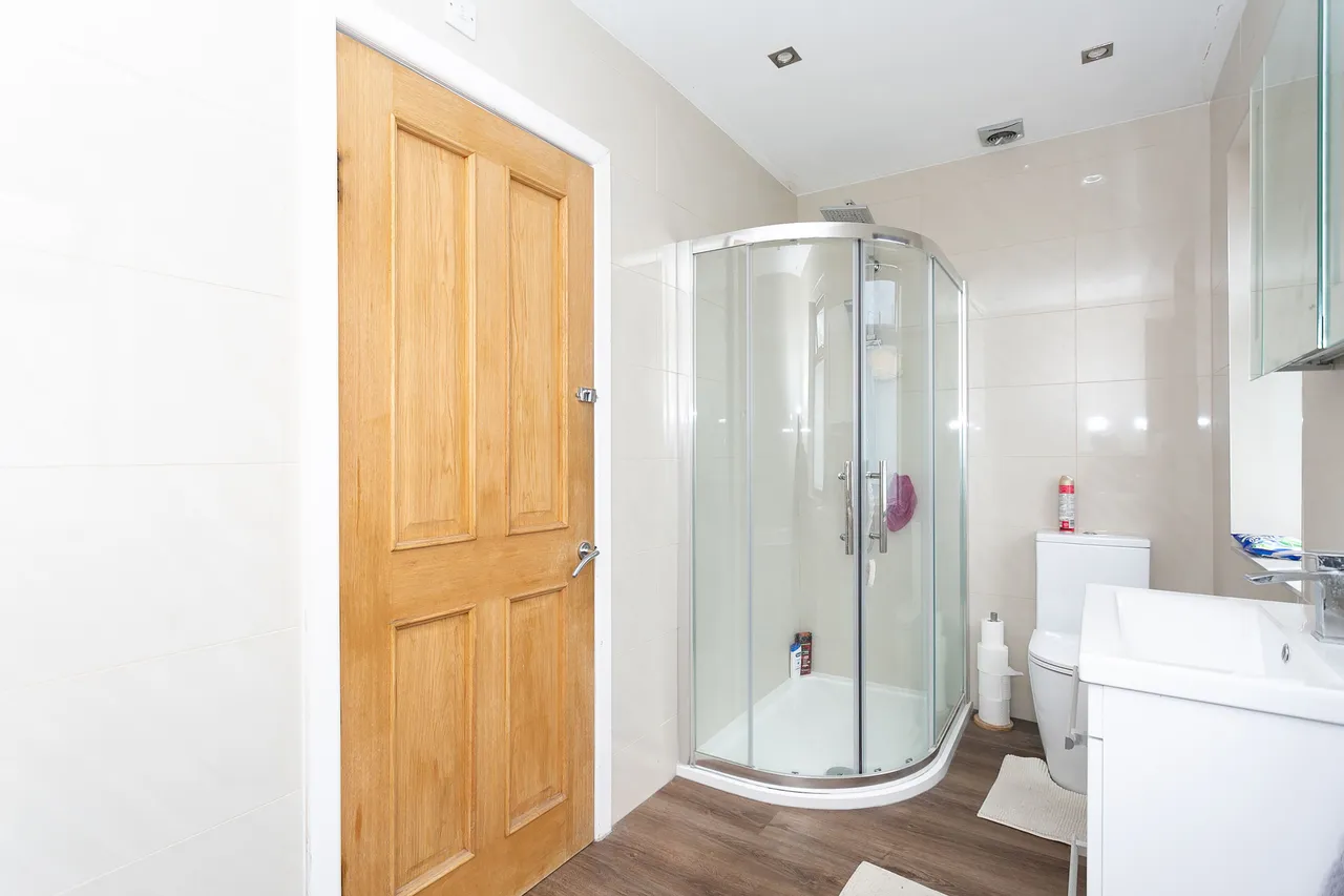 Garston, WD25, photo 24