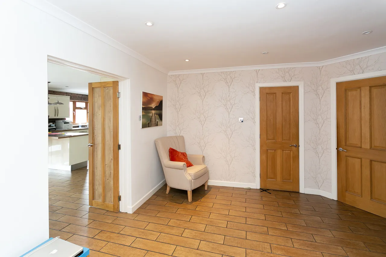 Garston, WD25, photo 7