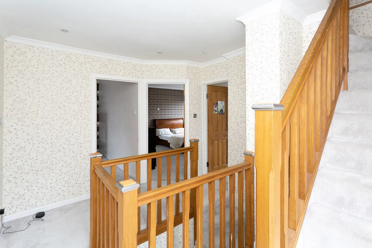 Garston, WD25, photo 27