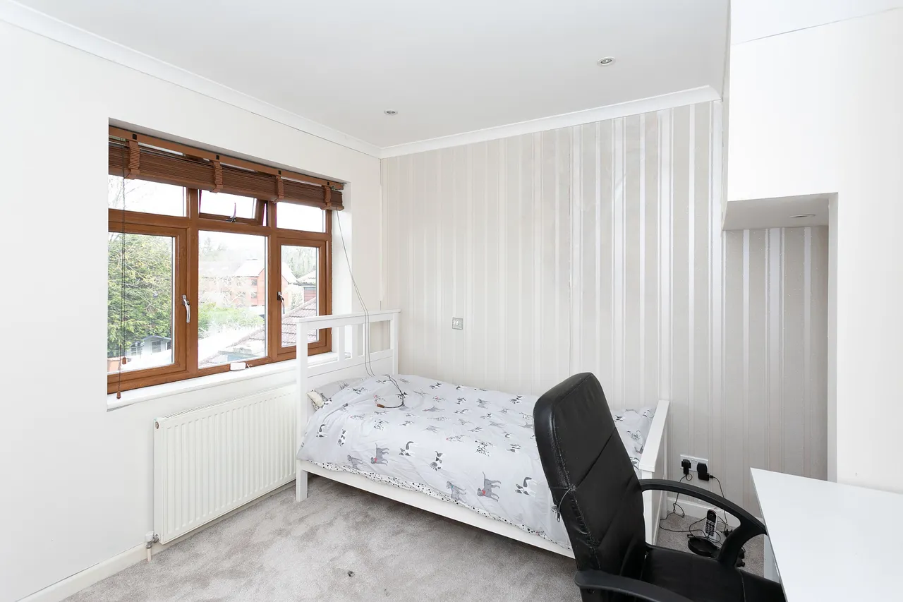 Garston, WD25, photo 21