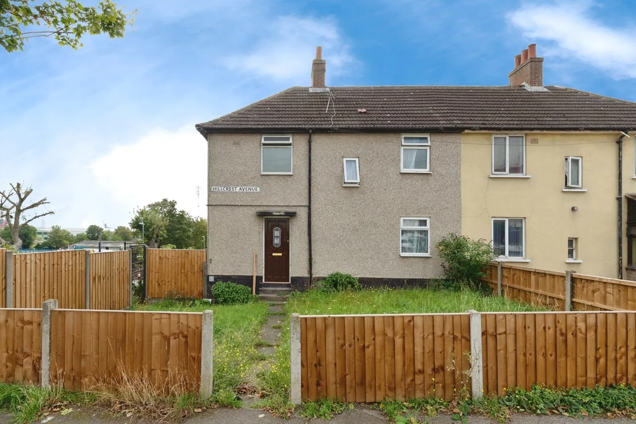 3 bed house for sale — Hillcrest Avenue, Grays, Essex, RM20