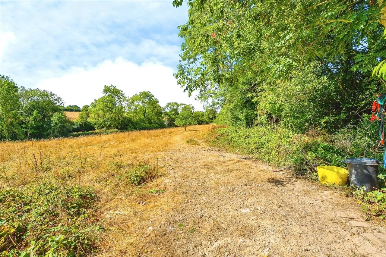 Dunstable Road, Studham, Dunstable, Bedfordshire, LU6, photo 24