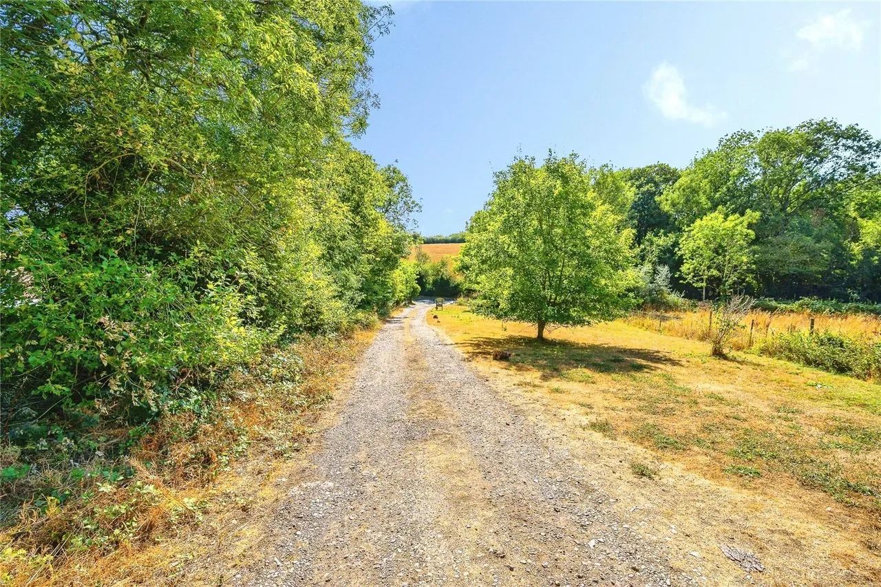 Dunstable Road, Studham, Dunstable, Bedfordshire, LU6, photo 23