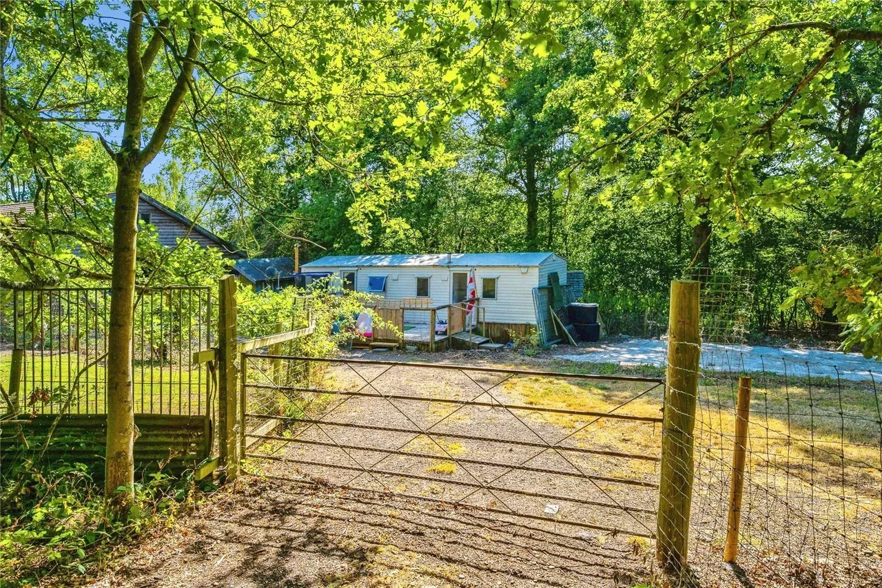 Dunstable Road, Studham, Dunstable, Bedfordshire, LU6, photo 31
