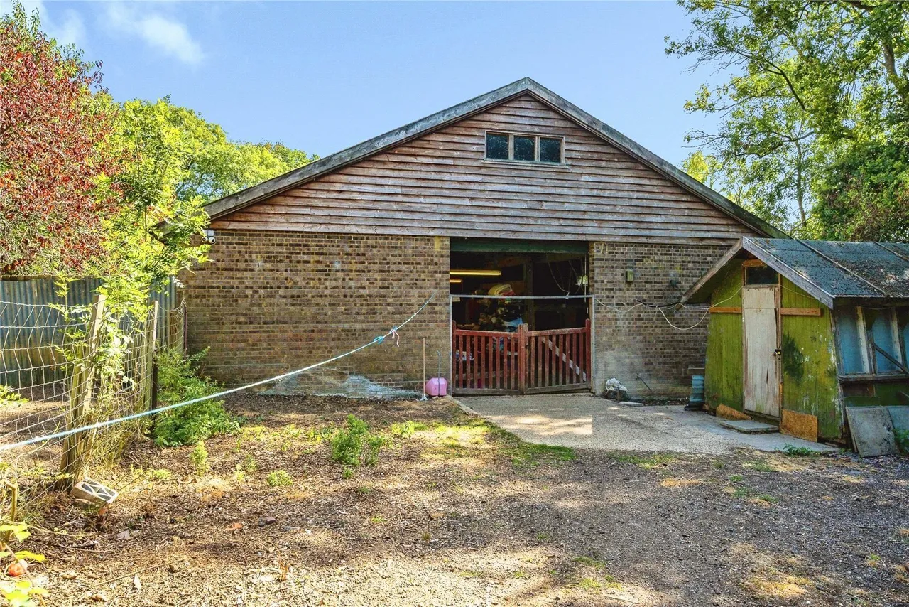 Dunstable Road, Studham, Dunstable, Bedfordshire, LU6, photo 27