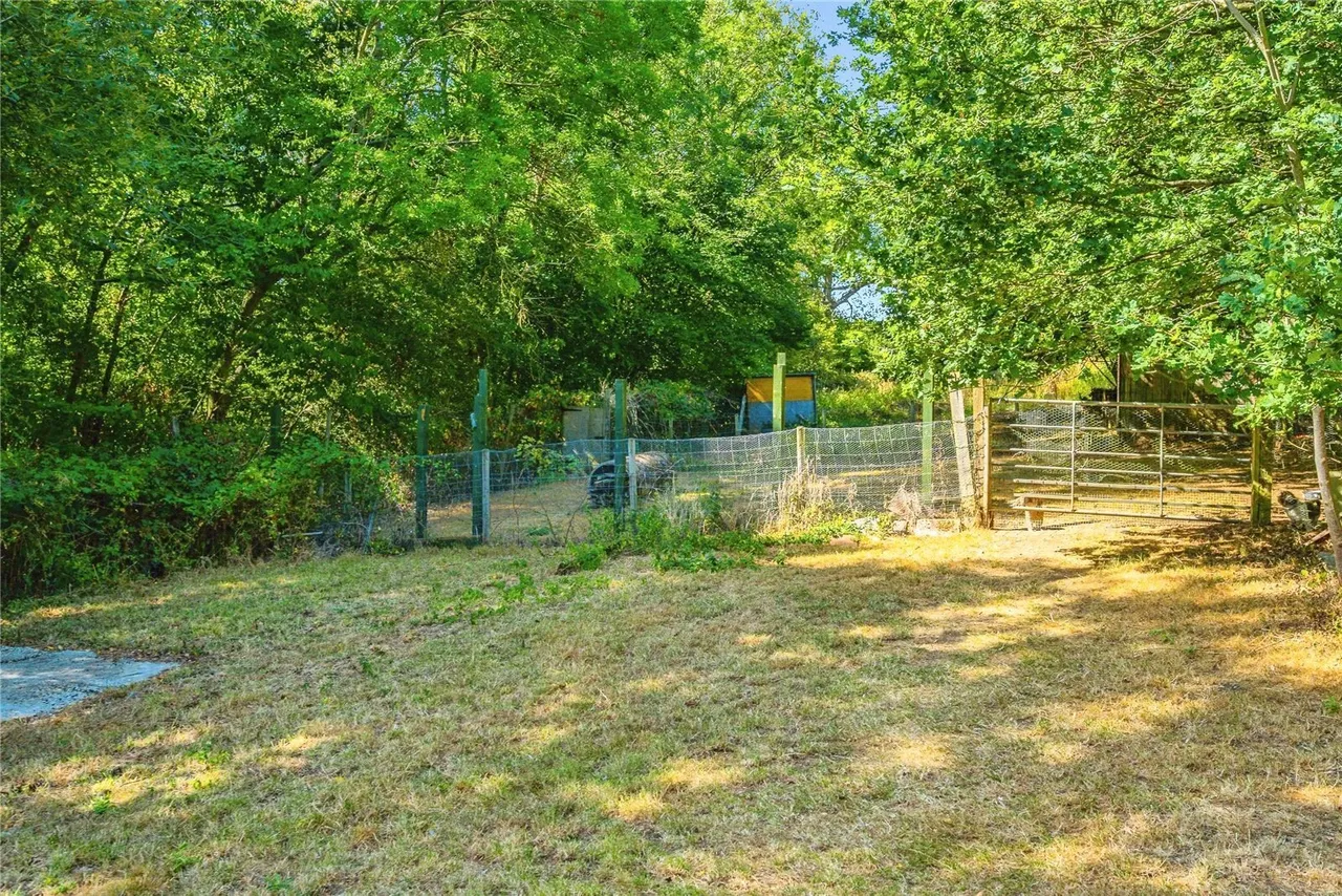 Dunstable Road, Studham, Dunstable, Bedfordshire, LU6, photo 32