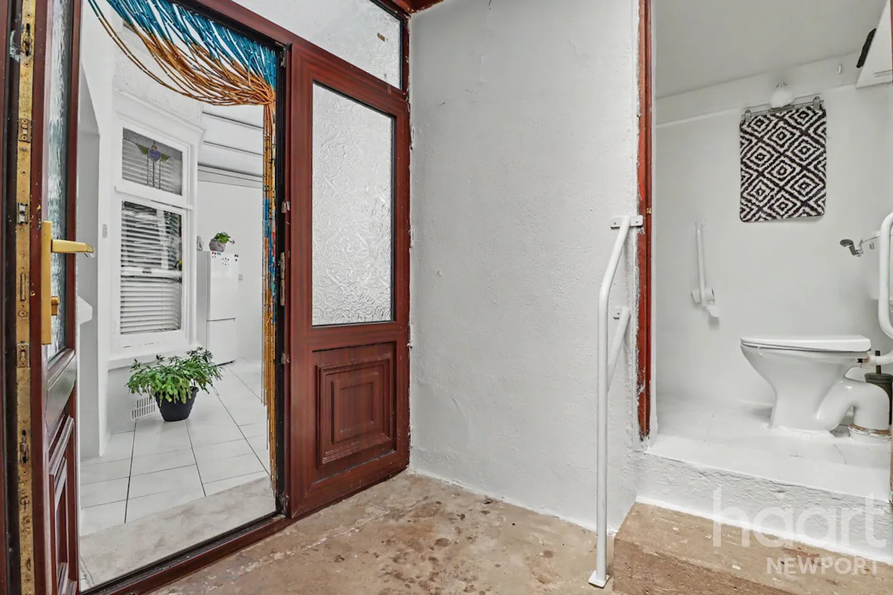 Dewsland Park Road, Newport, NP20, photo 16