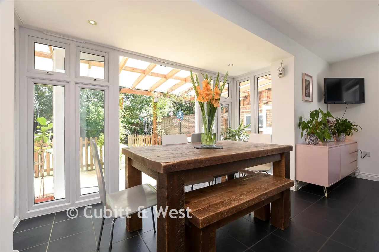 Haine Close, Horley, RH6, photo 3